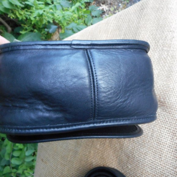 Vintage Coach Legacy Small Flap 9965, Dominican Republic, GUC in Black - Picture 5 of 8